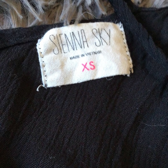 XS Romper & Velvet Peplum Tank Lot - Picture 10 of 16